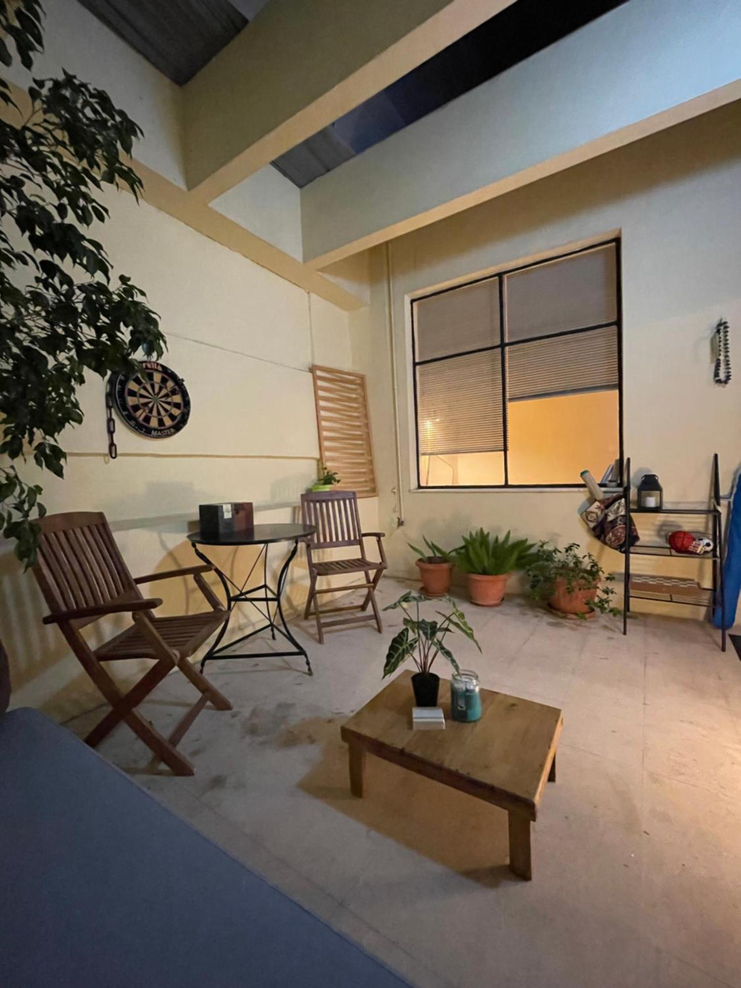 Penthouse Wt Private Patio 1st Floor 3 65sqm *