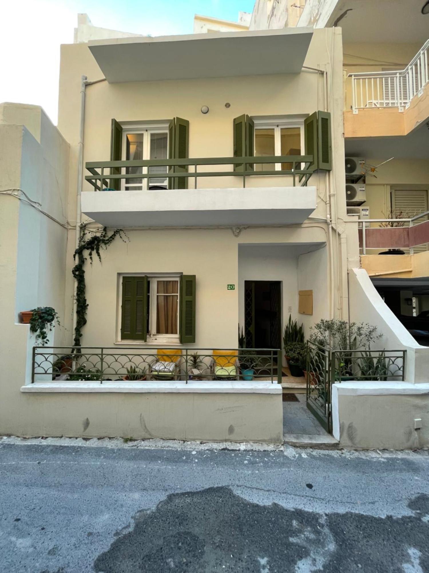Penthouse Wt Private Patio 1st Floor 3 65sqm Appartement *