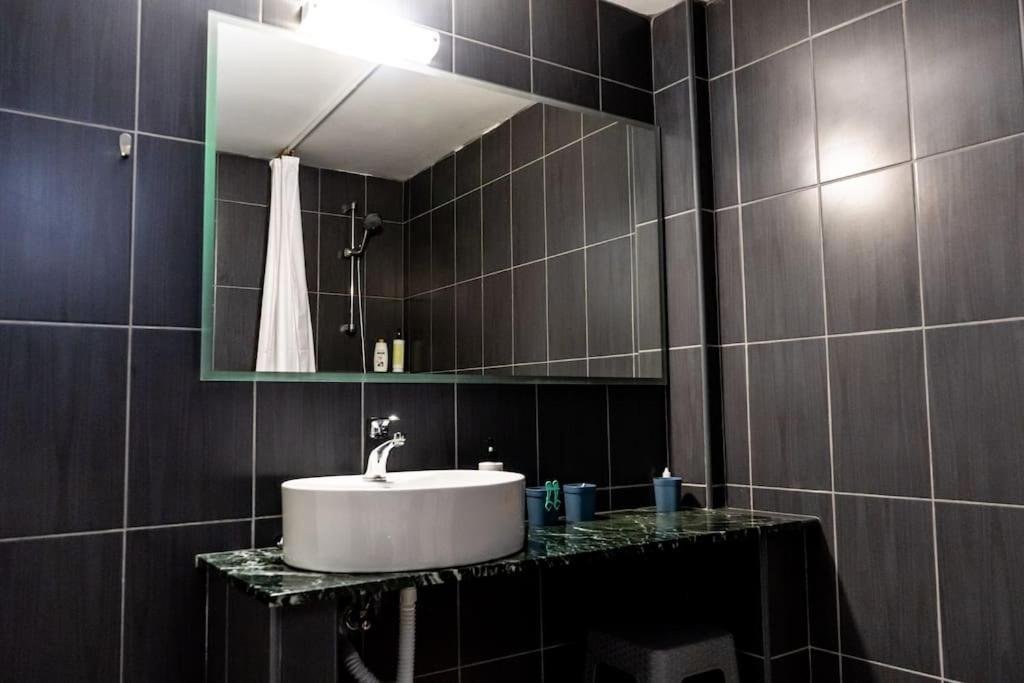 Penthouse Wt Private Patio 1st Floor 3 65sqm Apartment *
